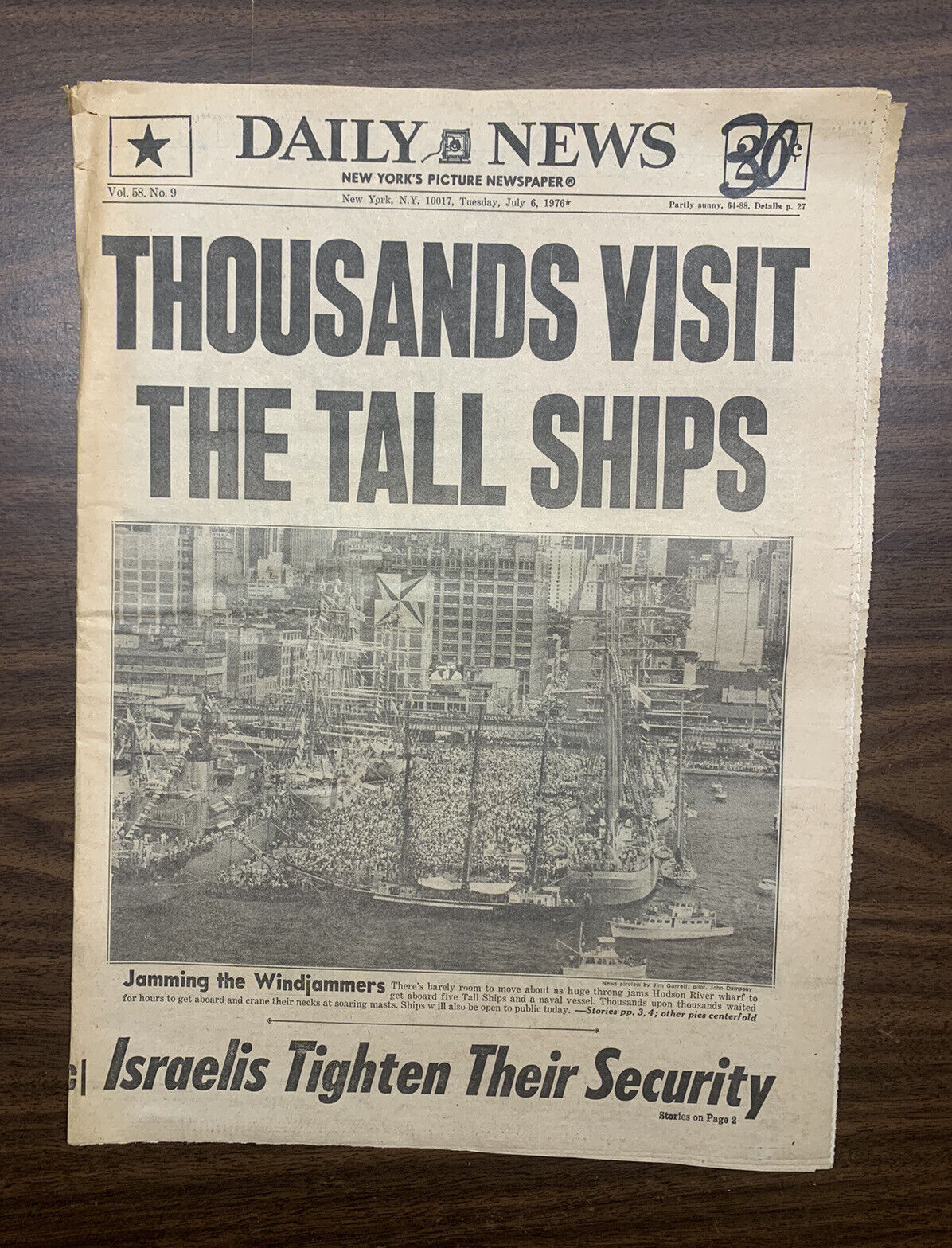 1976 July 6 (DAILY NEWS) New York’s Picture Newspaper Jamming Windjammers (MH135
