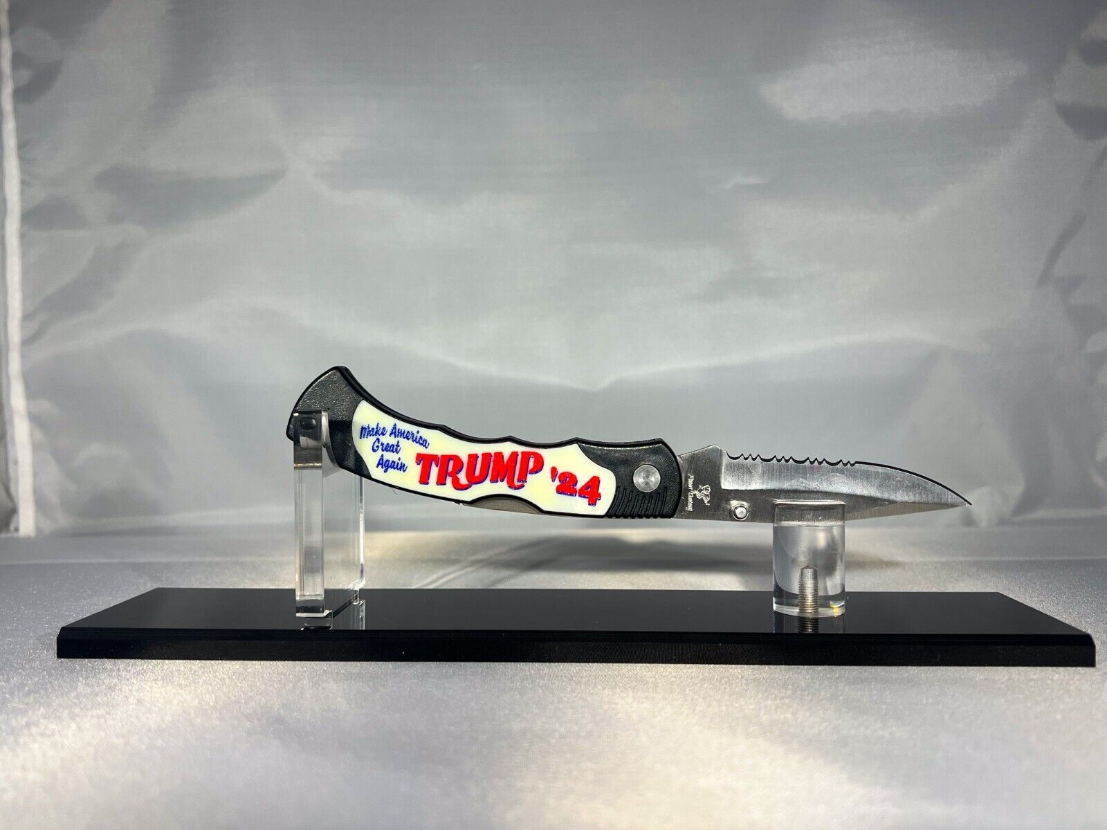 Limited Trump 2024 Collectable Pocket Knife - Stainless Steel Blade - Belt Clip