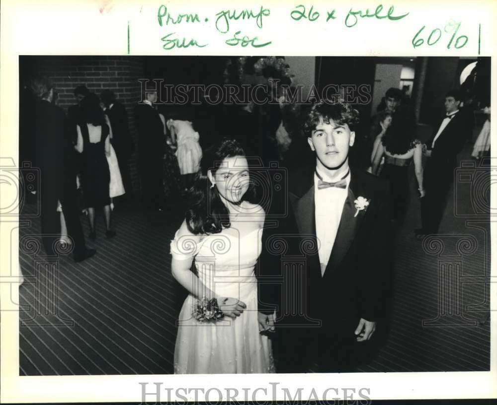 1990 Press Photo Shannon Mitchell & Jeffrey Mumphrey at Dominican prom
