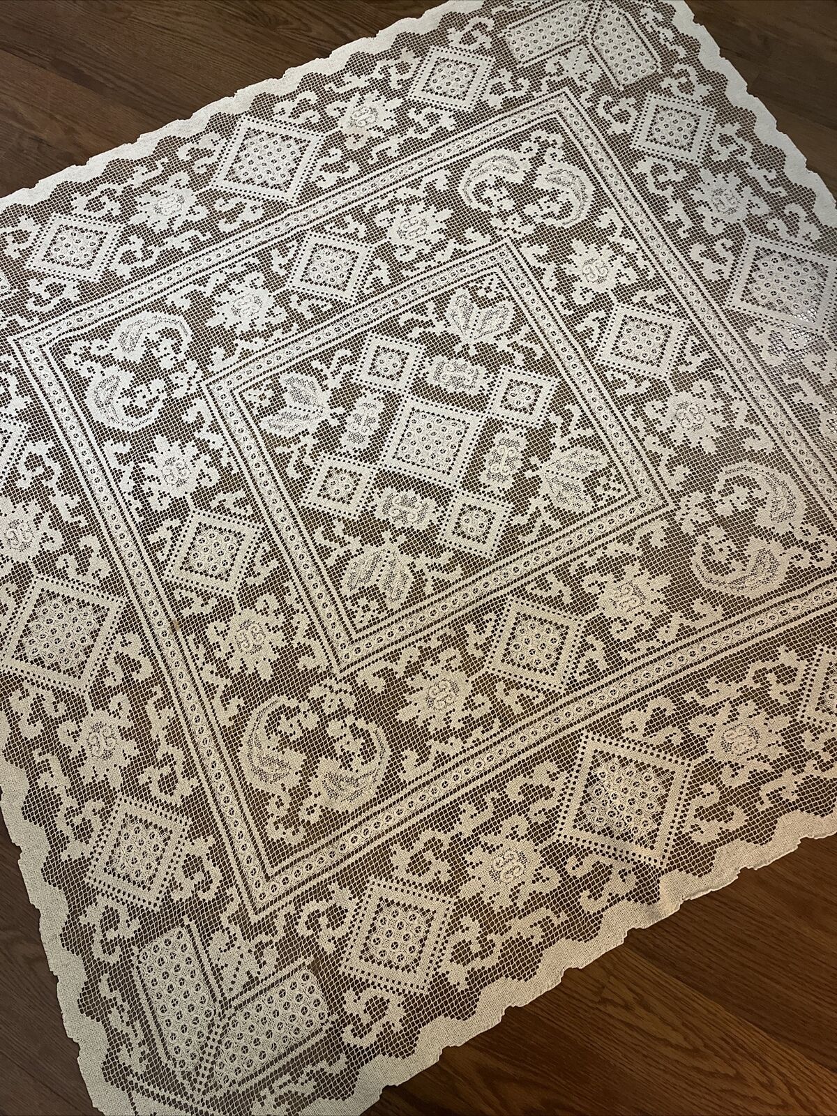 VINTAGE 50” SQUARE FABULOUS OLD CARD TABLECLOTH 