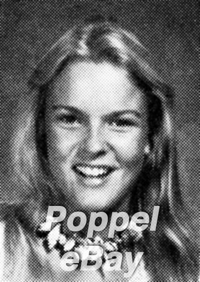 NICOLE BROWN SIMPSON High School Yearbook with sister Denise O.J. Simpson
