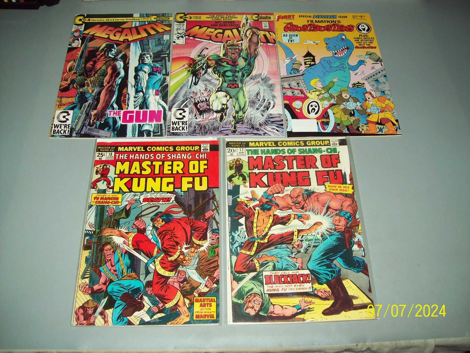 59 Comic Book + 1 Hardback Lot Batman Titans Ghostbusters Kung Fu Huntress K51