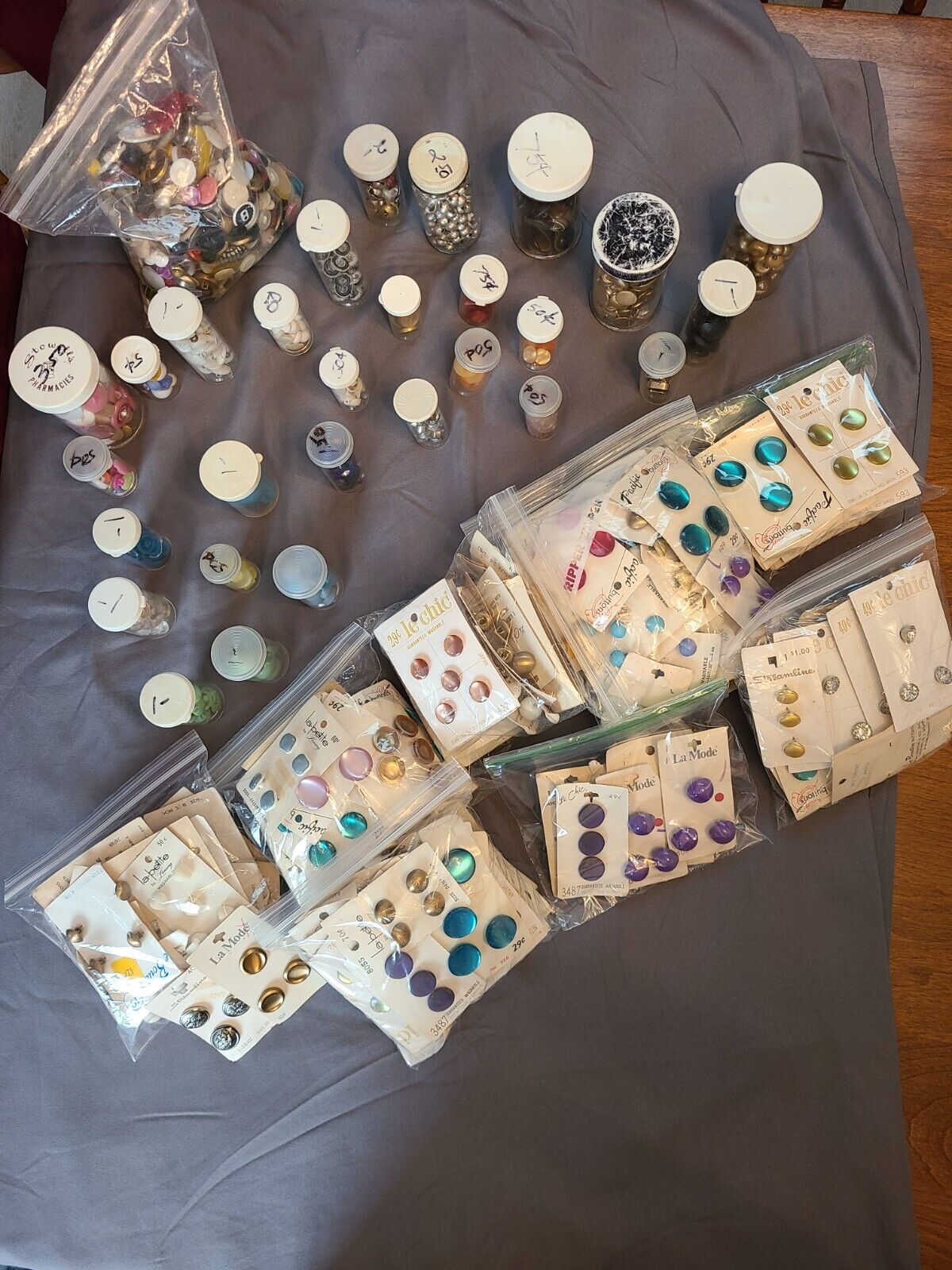 LARGE LOT of Vintage buttons, bottles and cards, brass, plastic, various sizes
