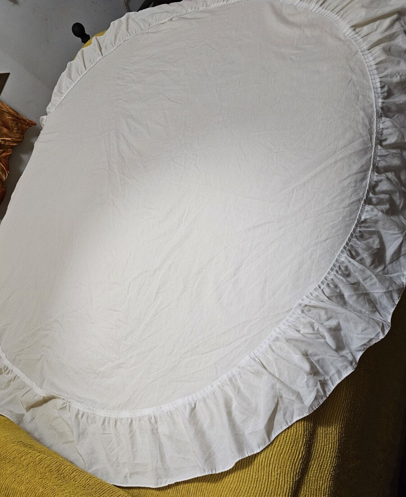 Vintage Bess Fashion For The Home  White Tablecloth 56\