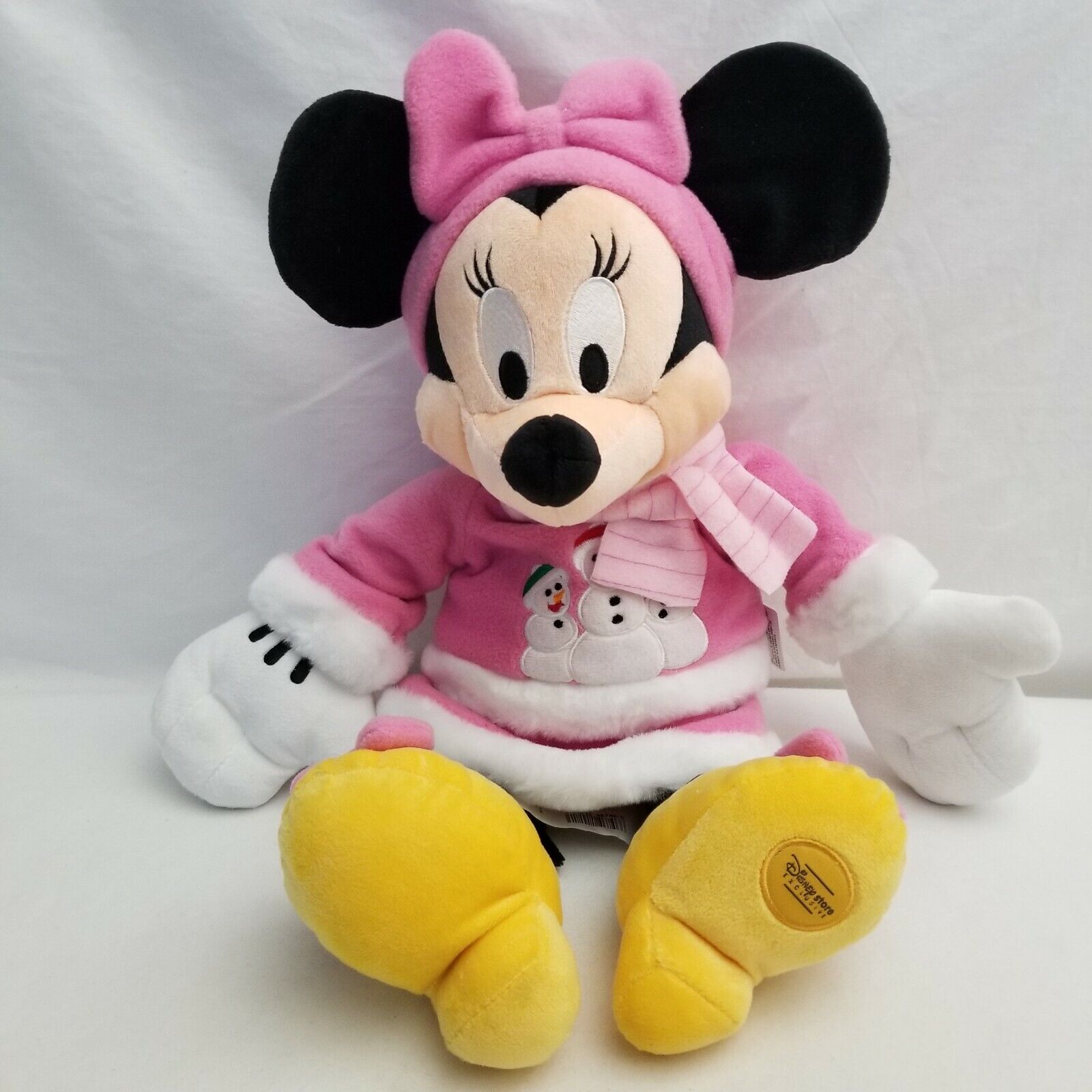 Disney Store Minnie Mouse Winter 16\