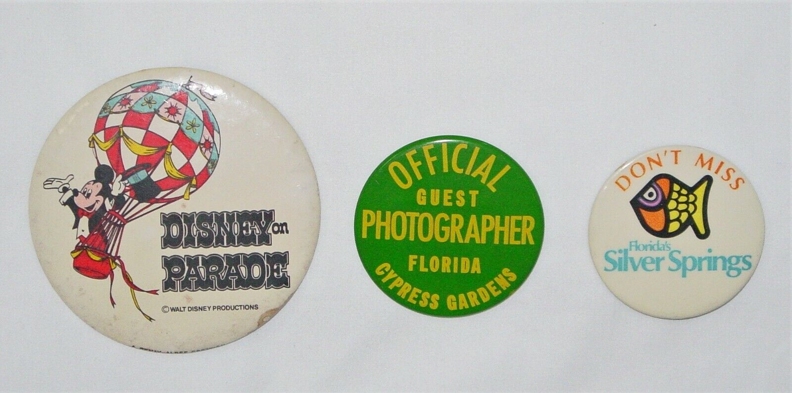 3 VINTAGE STATE OF FLORIDA BUTTONS-DISNEY-CYPRESS GARDENS-SILVER SPRINGS