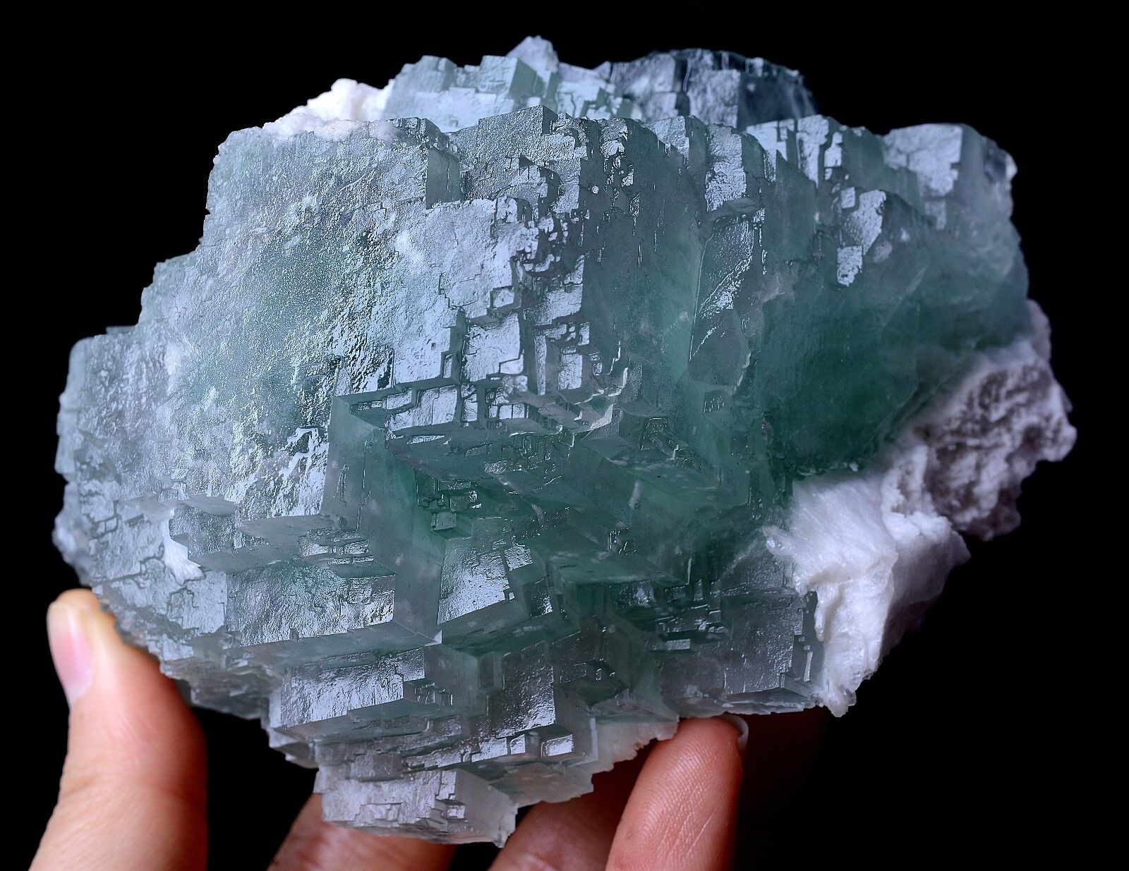 785g Newly DISCOVERED RARE GREEN CUBE FLUORITE CRYSTAL MINERAL SPECIMEN/ China