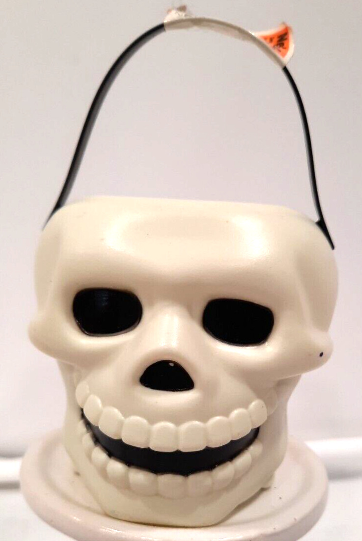 VTG 90\'s Hilco Halloween Skull Skeleton 3\