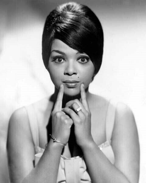 Tammi Terrell 1960\'s Motown star beautiful portrait 8x10 real photo