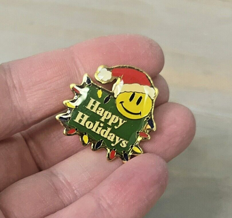 VTG Walmart Lapel Pin Happy Holidays Santa Hat Smiley Christmas Associate