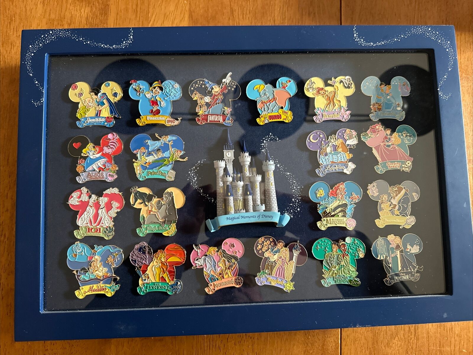 Bradford Exchange Magical Moments of Disney 20 Pin Collection Set And Pin Case
