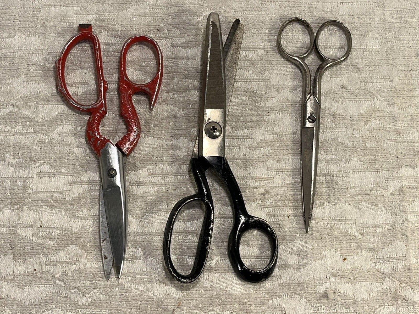 Lot of 3 Vintage Metal Scissors, Fabric Scissors, All Metal Scissors Lot -- 6487
