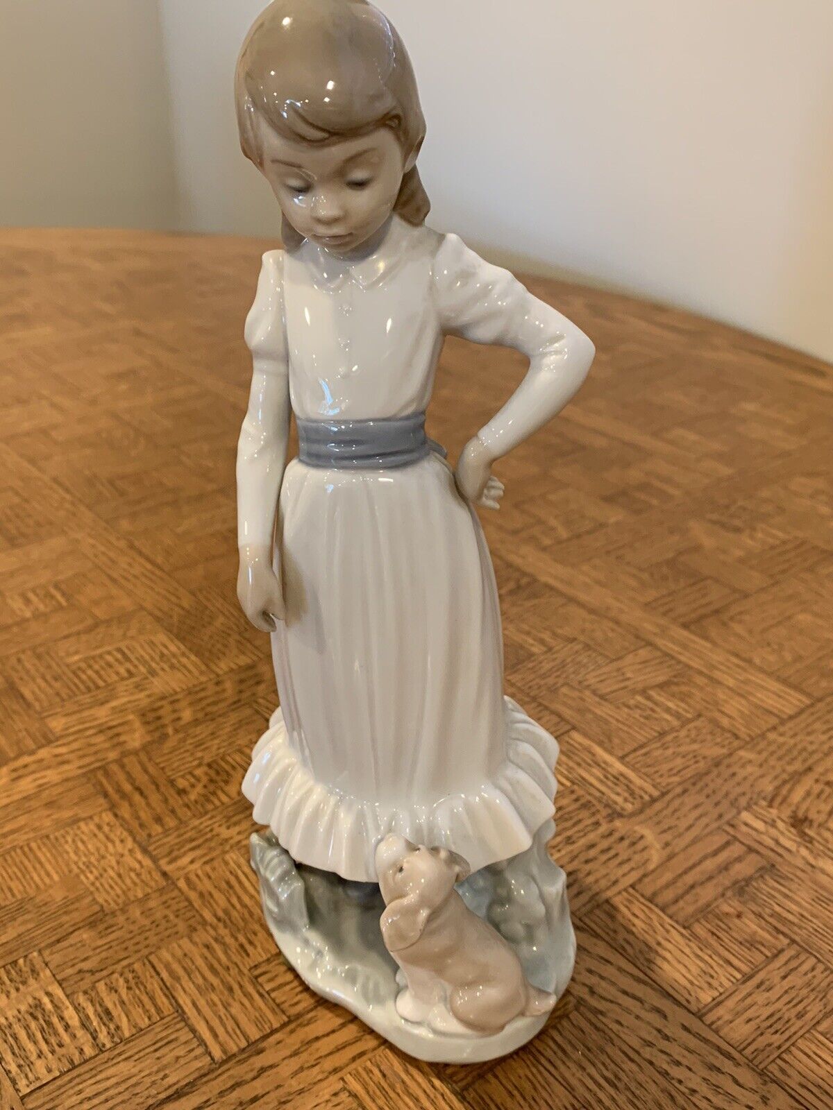 Nao Lladro Figurine Girl With Puppy