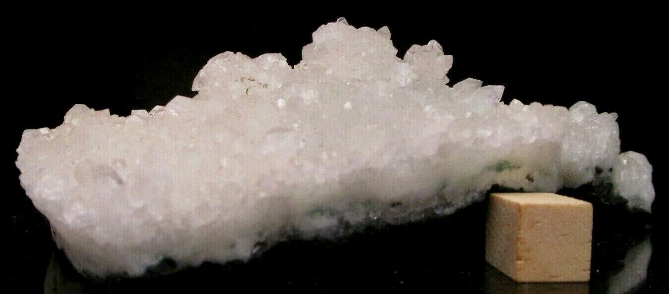 * Crystal Array of White Apophyllite in a Cluster with Classic Crystal Structure