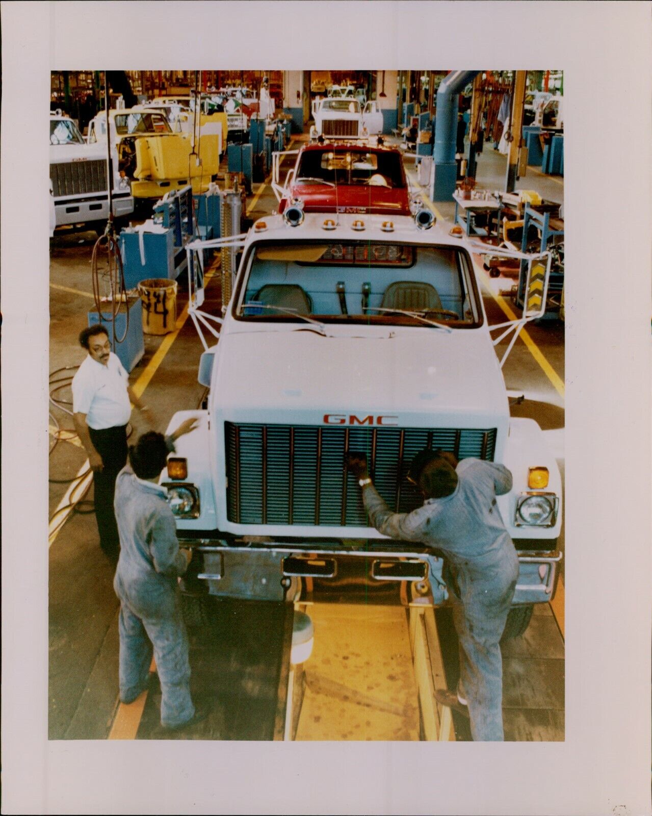 LG872 1982 Original Lombardo Color Photo GENERAL MOTORS Plant Pontiac Assembly