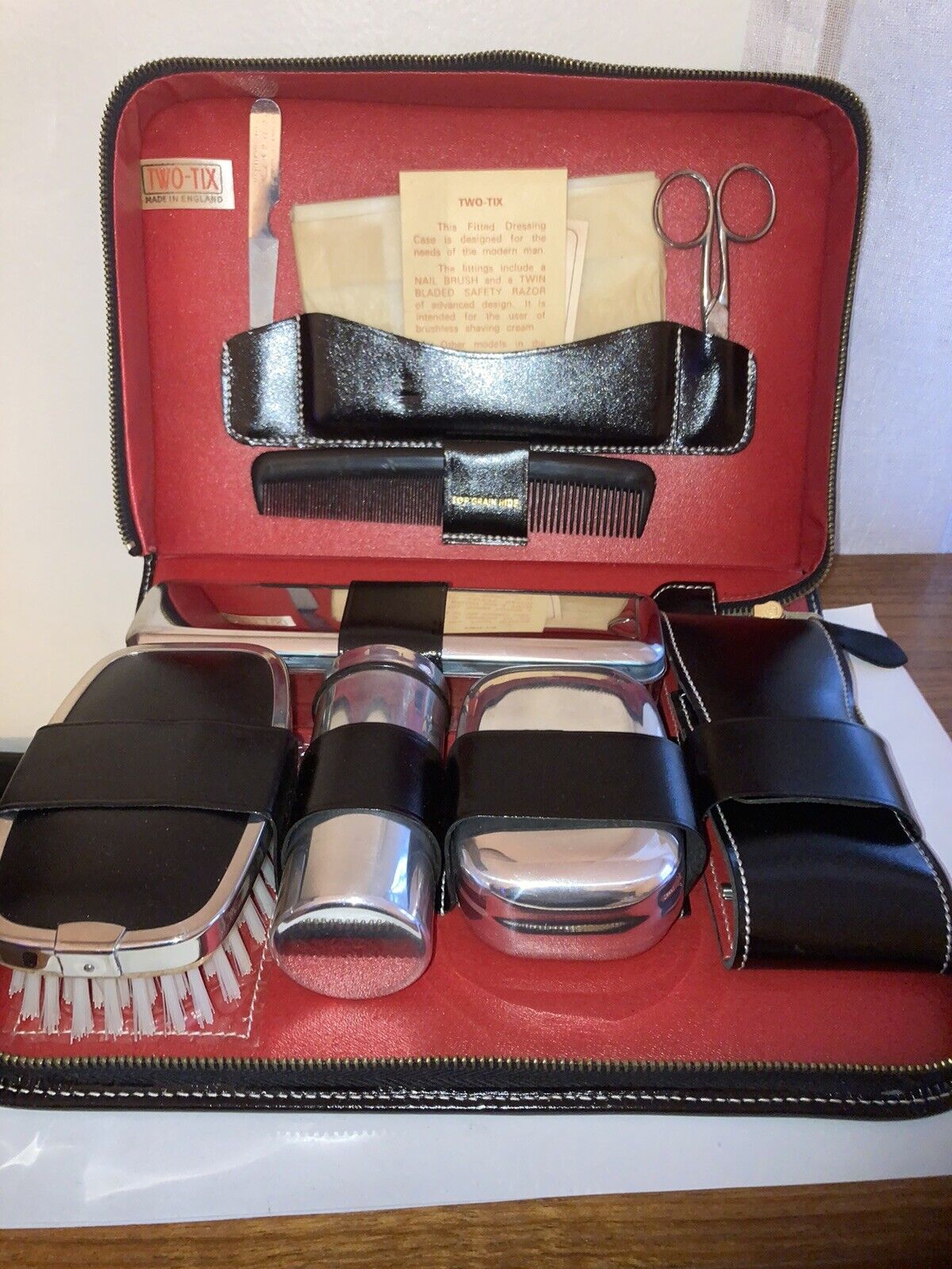 Vintage Two-Tix Gentleman’s Grooming Kit Vintage Made In England NEW