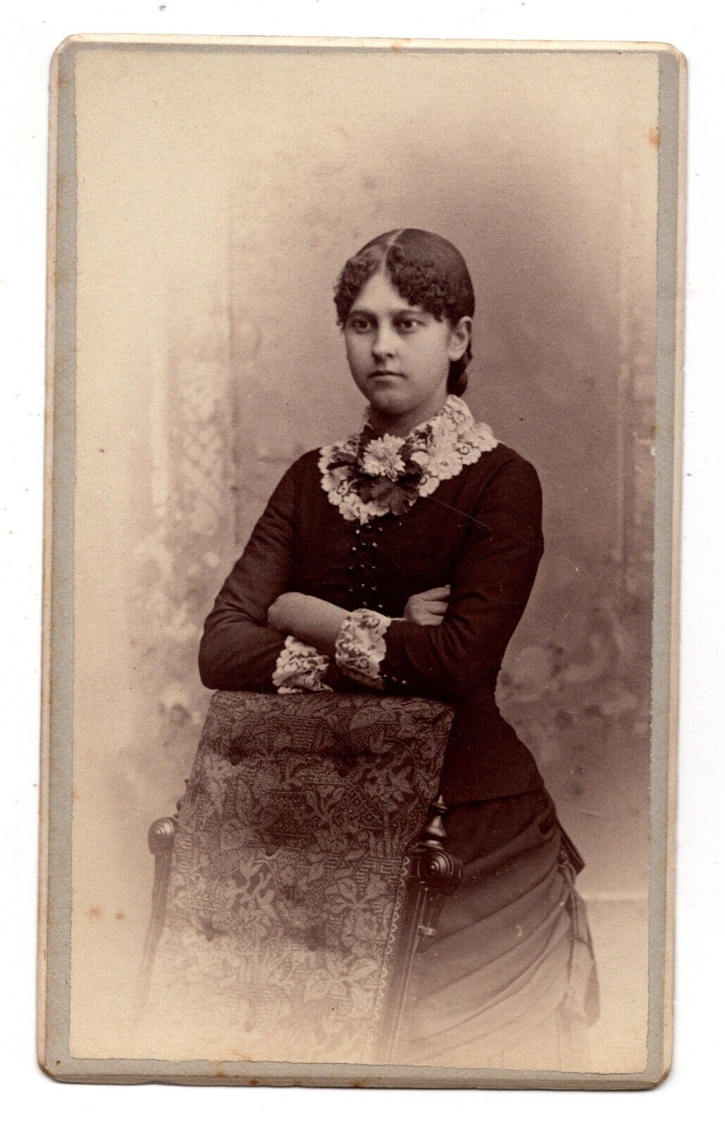 ANTIQUE CDV C. 1870s A.C. HOPKINS GORGEOUS YOUNG LADY IN DRESS PALMYRA NEW YORK