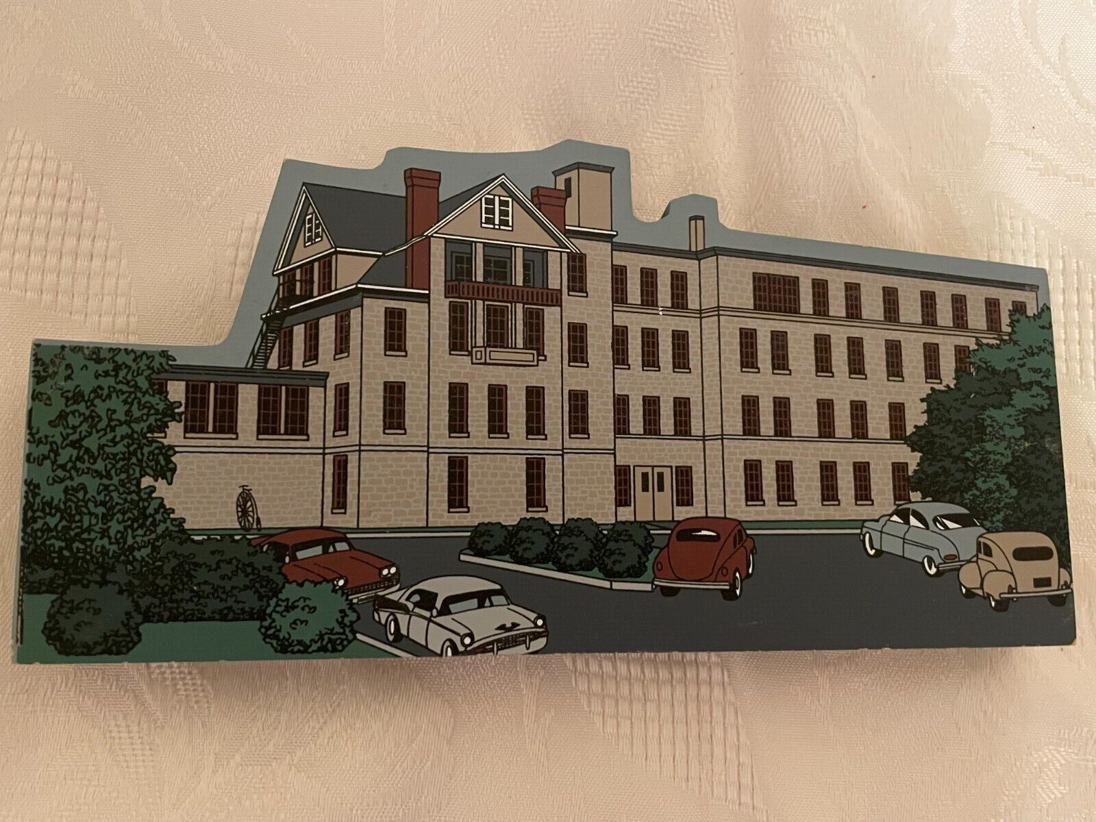 1999 Hometowne Collectibles Ashland, PA Nurses Residence Wooden Replica