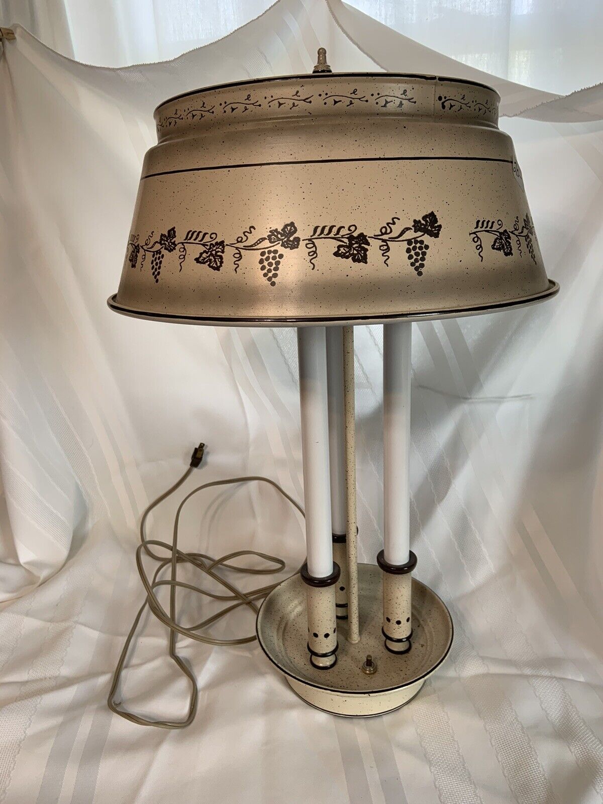 Vintage Beige Gold Bouillotte Style Tole Lamp + Shade Underwriter’s Laboratories