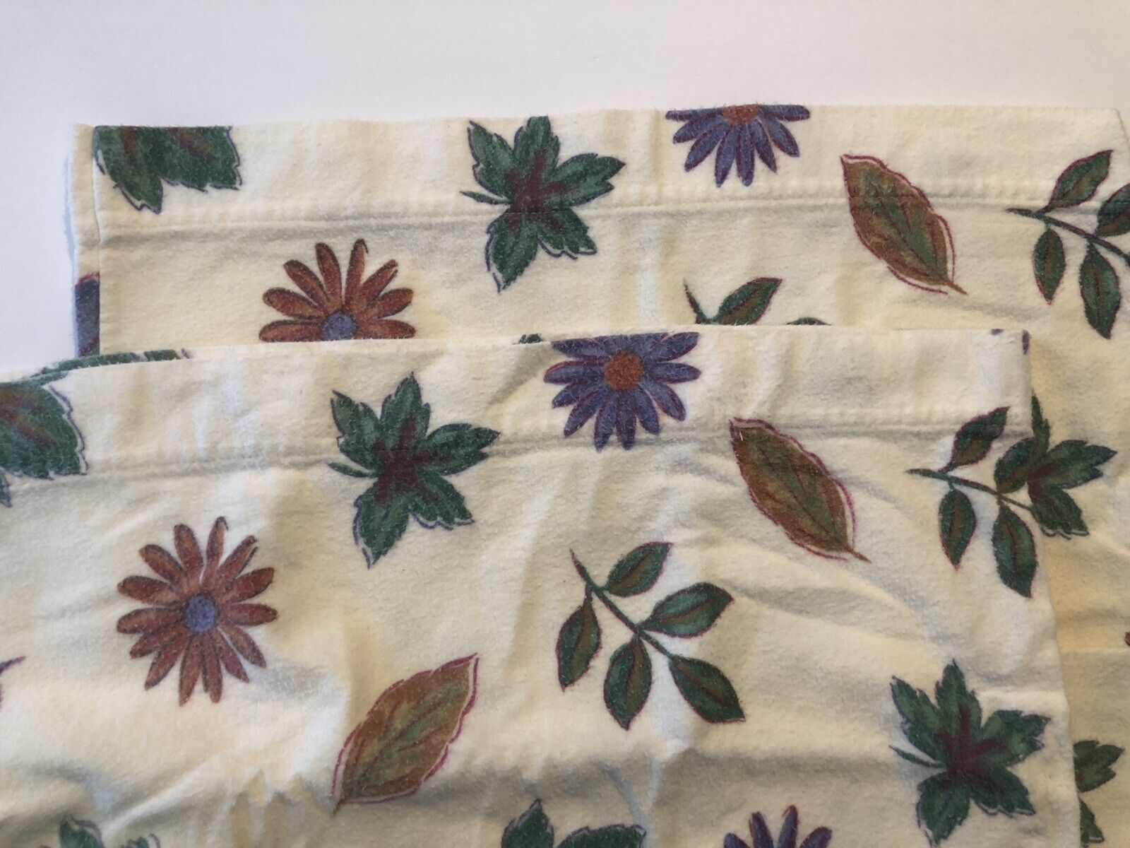Vintage Fleece Flower & Leaf Pillowcases Standard 28.5”x19.5” Made In Turkey