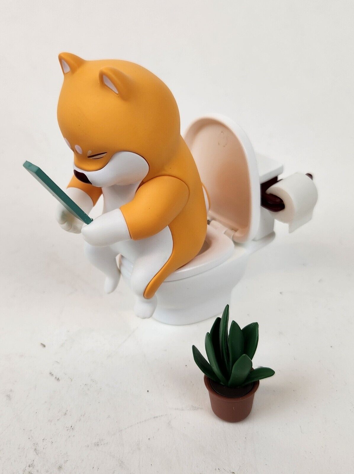 Guraya HomeShiba Shiba Inu Dog Sitting on Toilet Funny Cute Figure Figurine
