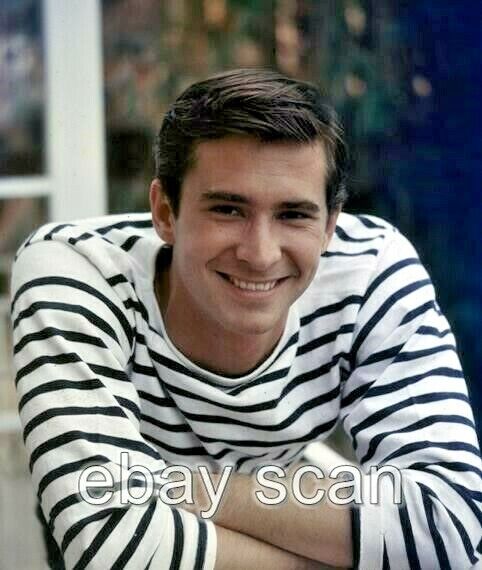 ANTHONY PERKINS  CASUAL HANDSOME    8X10 PHOTO 17