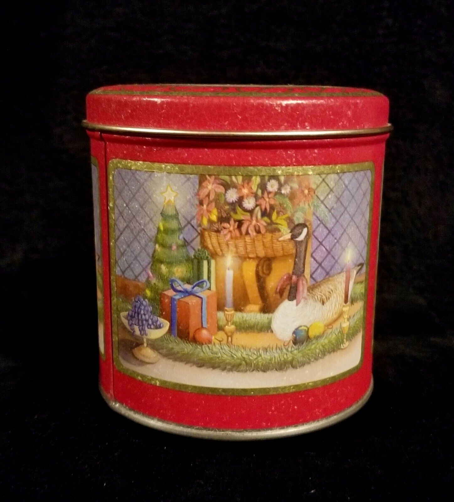 Vintage 1980\'s Christmas Tin w/ Red Poinsettia & Goose - Hong Kong