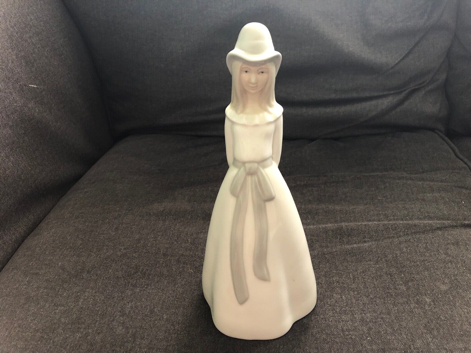 Gorgeous PORCEVAL SPAIN Porcelain Figurine Lady Dress & Hat