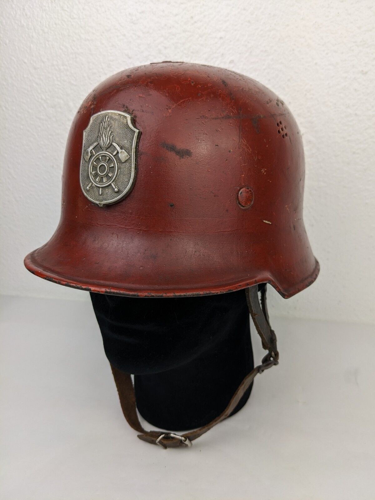 Rare Vtg WWII German M34 Red Fire Fighter Helmet Insignia Feuerwehr Weisskoppel