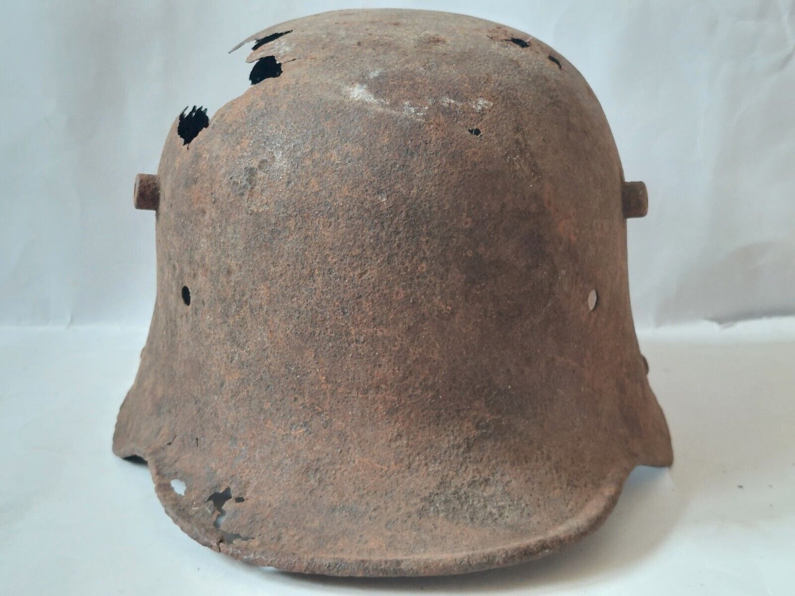 Original WWI German Helmet/ WW1 Militaria-Cracked and rusty