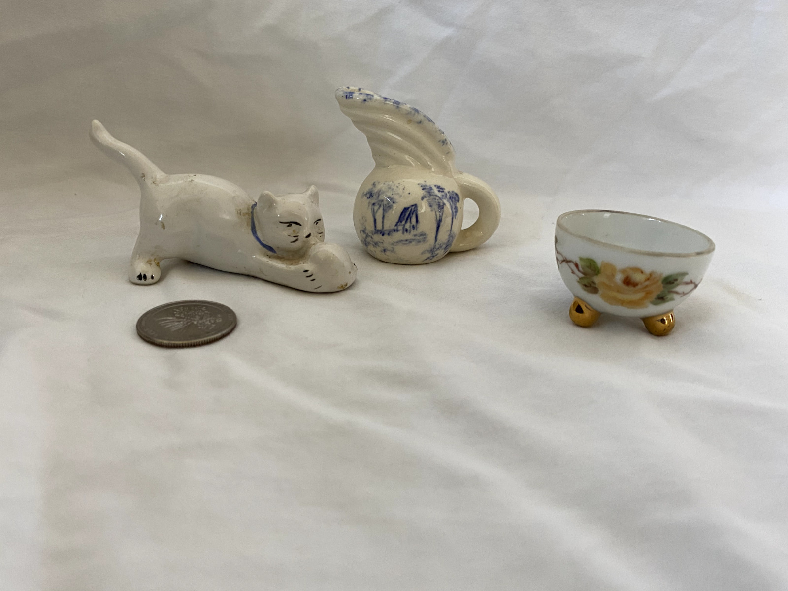 Lot 3 Dollhose Miniature Ceramic Figures