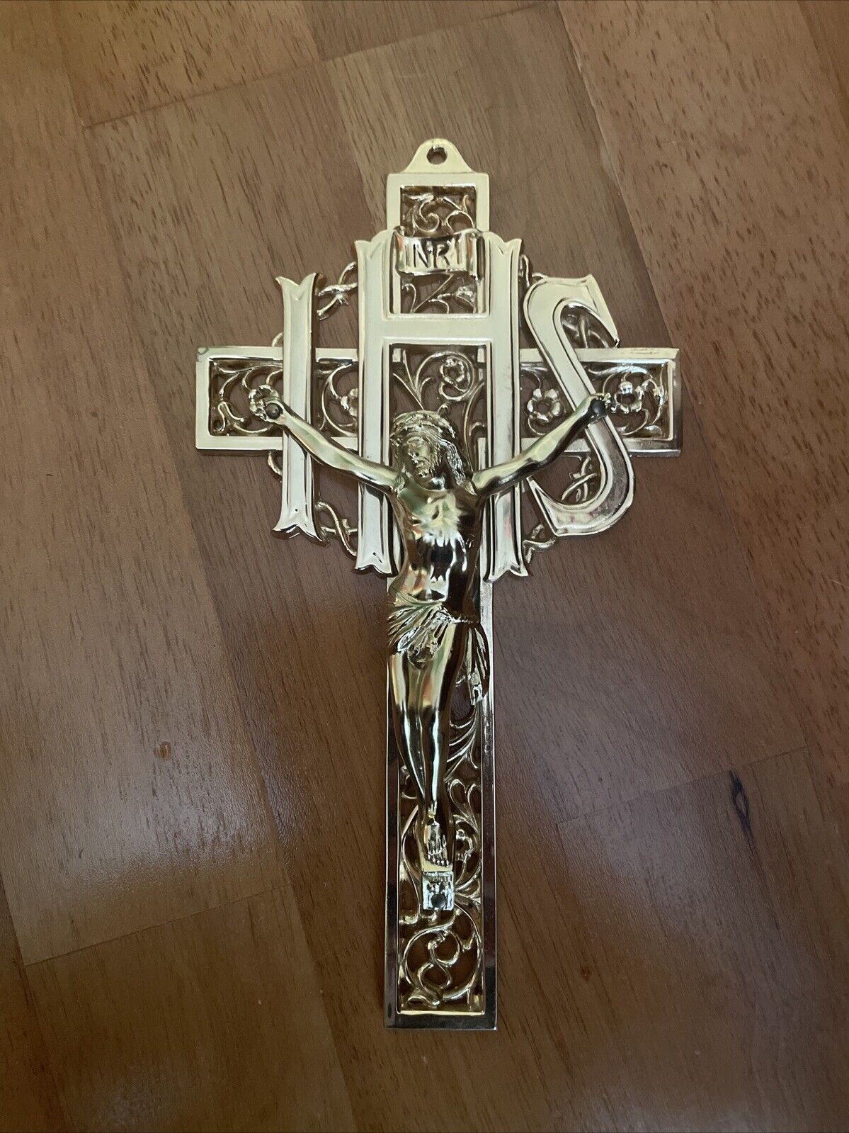 Vintage Goldtone Pierced Wall Mount Crucifix Jesus on Cross Ornate IHS INRI