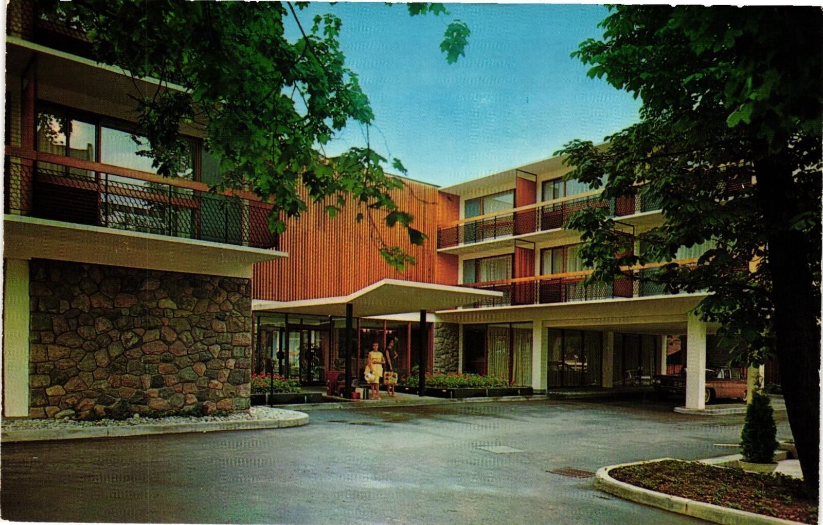 Vintage Postcard- Four Seasons Motor Hotel, Toronto, ON 1960s