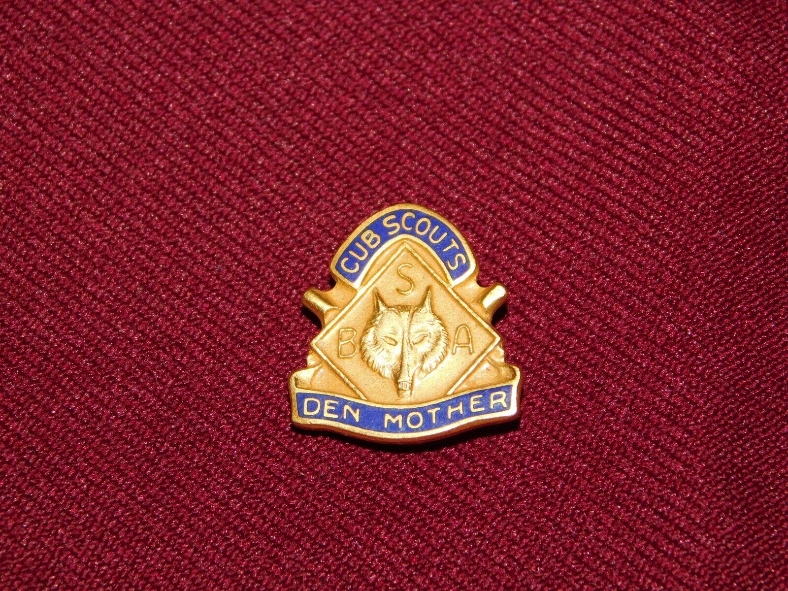 VINTAGE BSA  BOY SCOUTS OF AMERICA CUB SCOUTS DEN MOTHER PIN
