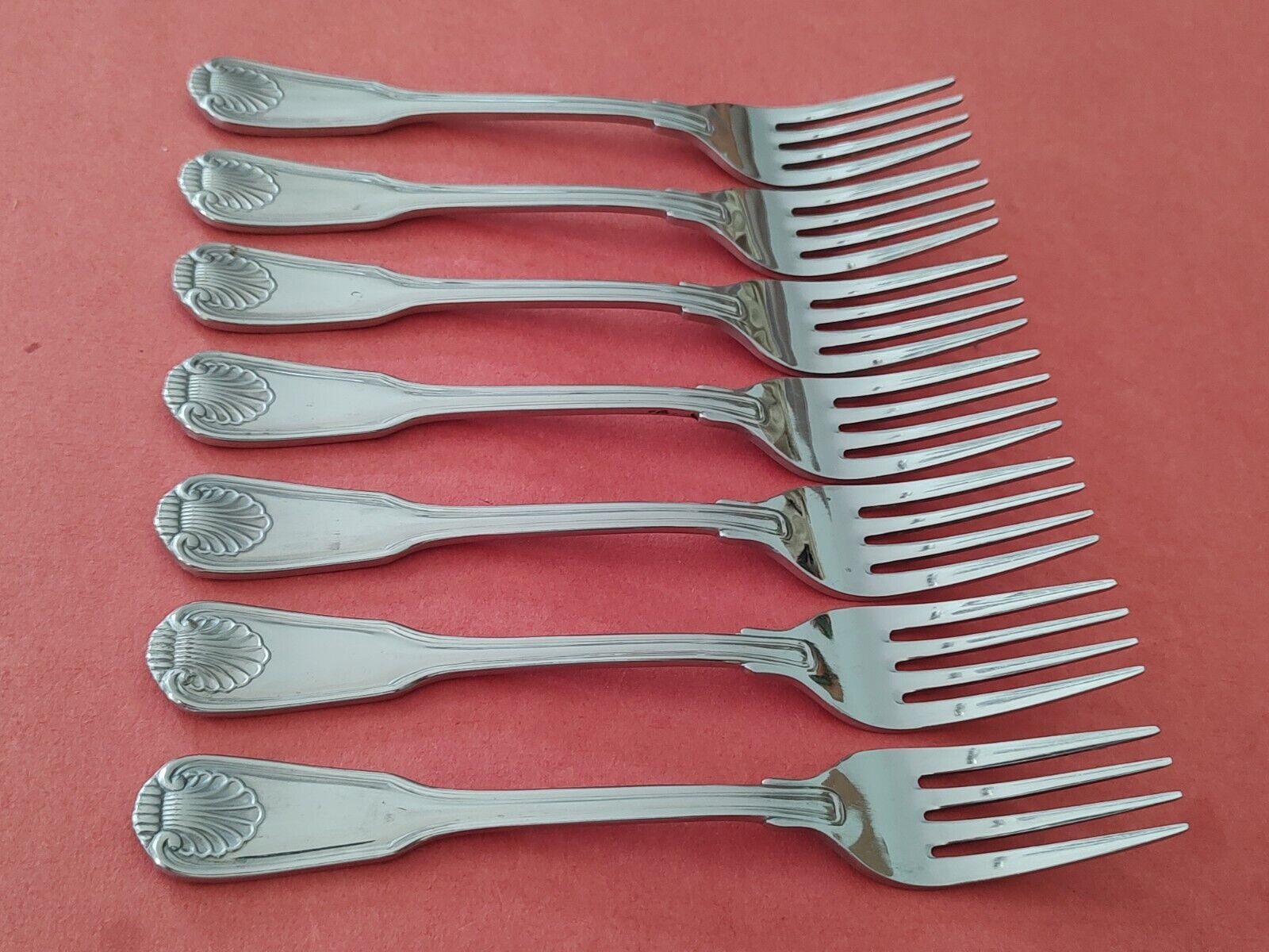 7 Towle Supreme Cutlery ENGLISH SHELL Stainless DINNER FORKS 7 3/4\