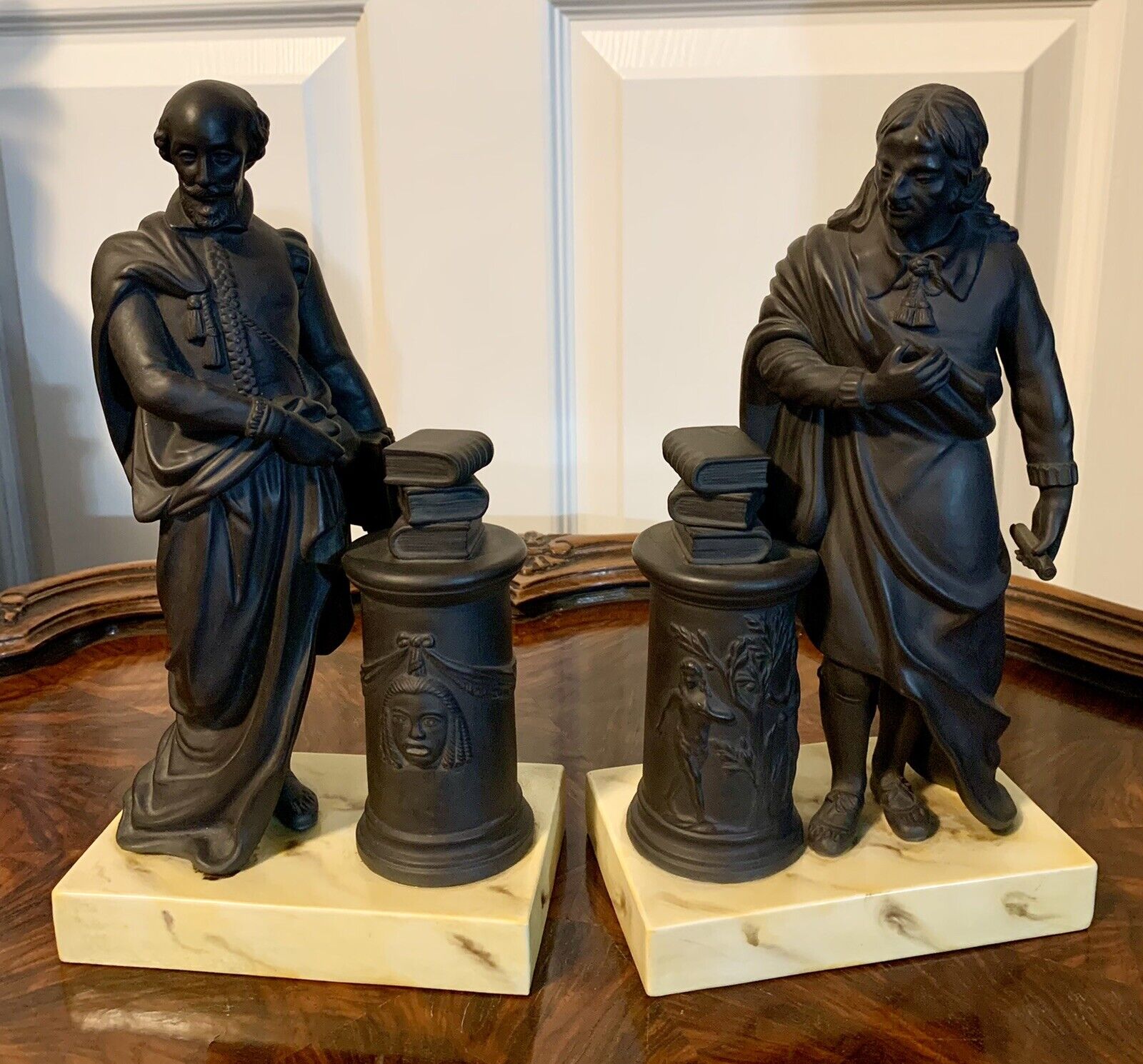 Set of 2 Mottahedeh Design Made in Italy Vintage Ceramic/porcelain Statues