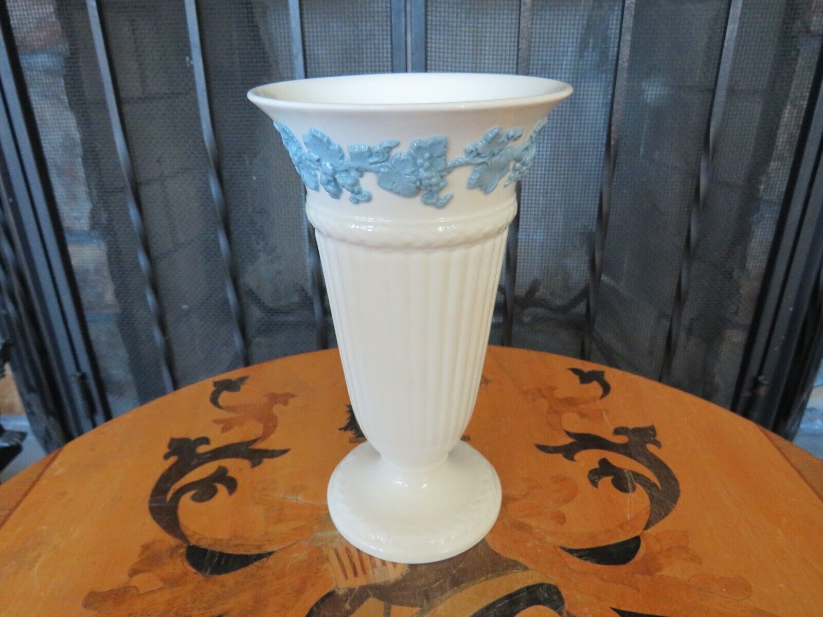 Wedgwood Lavender on Cream Queensware Footed Trumpet Grapevine Vase Urn (1952)