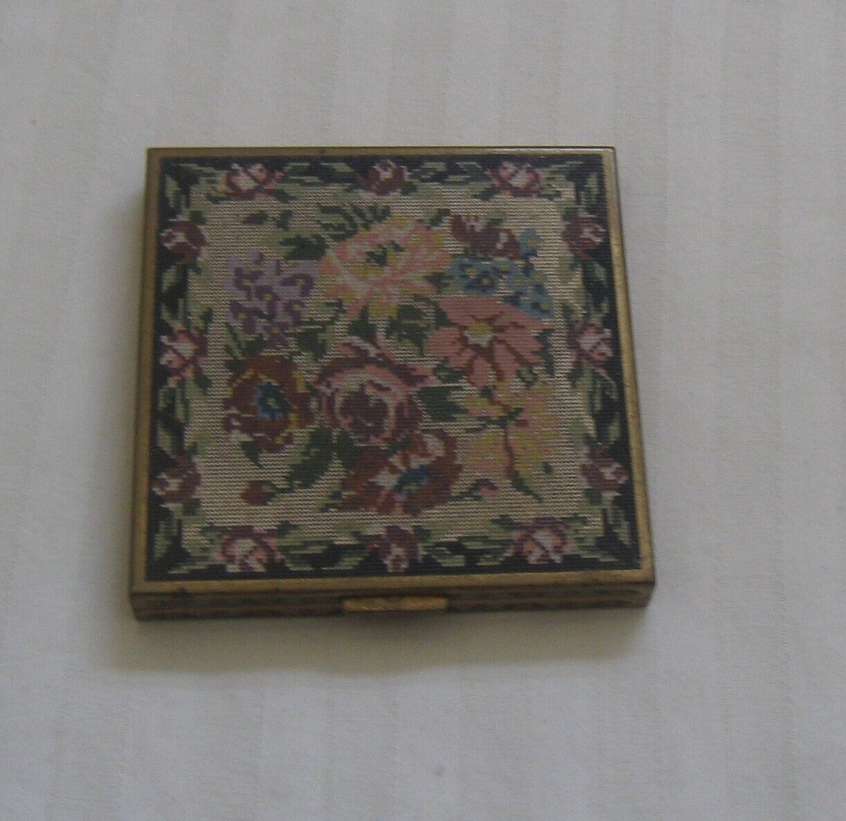 VINTAGE 1ST ½ 20TH C “VOLUPTE” COMPACT LITHOGRAPHED TAPESTRY PATTERN OF ROSES IN