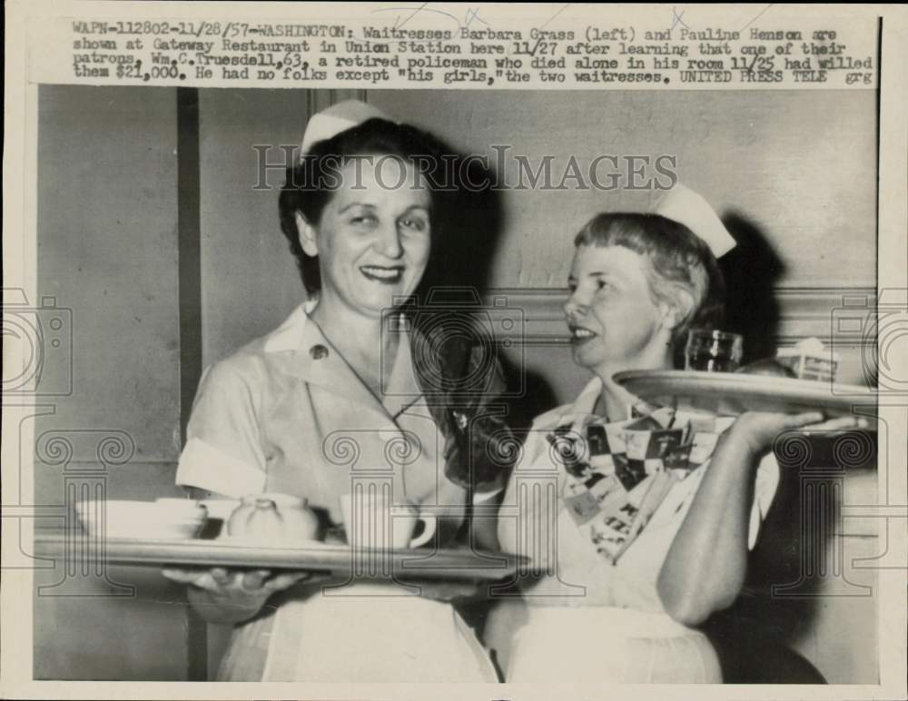 1957 Press Photo Barbara Grass & Pauline Henson, Union Station waitresses in DC