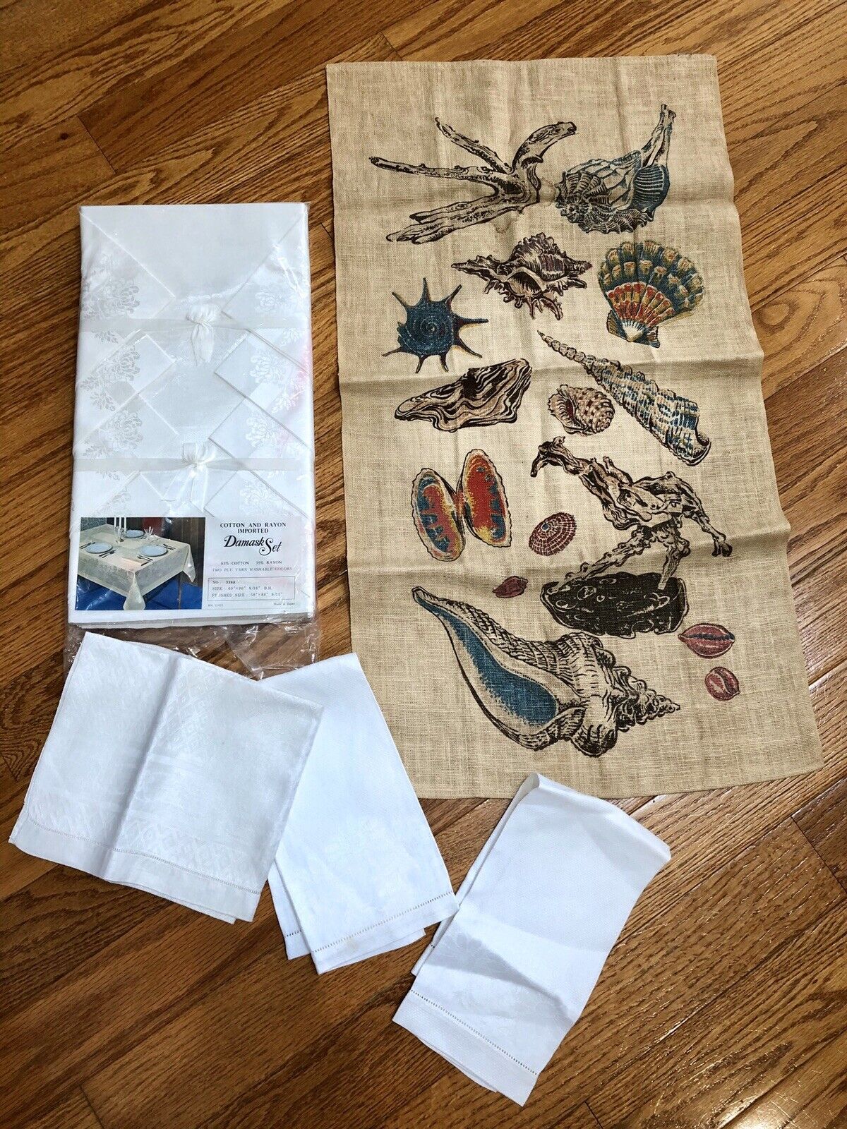 5Pc LOT Vtg 50s DAMASK TABLECLOTH & Napkins *MINT in Package & SEA-SHELL TEA TWL