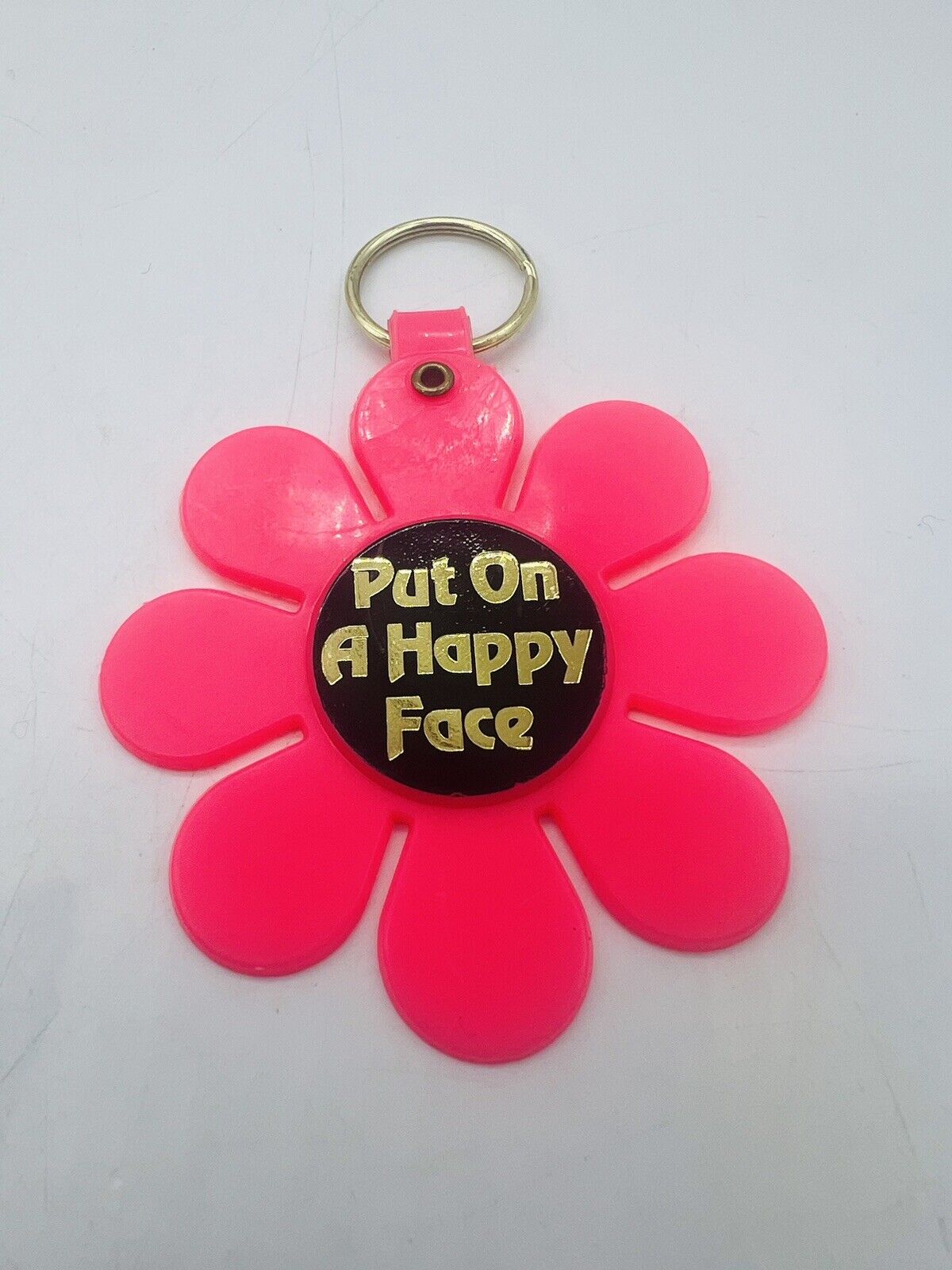 Retro 60s 70s Flower Power “Put on a Happy Face” Keychain Pink Large