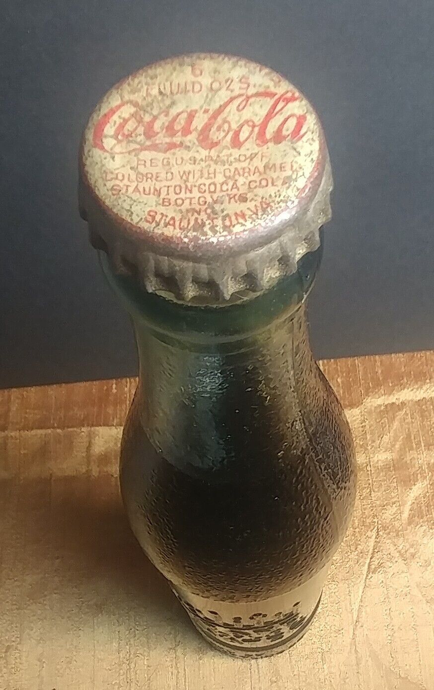 VINTAGE 1900`s COCA COLA 10 OZ. GLASS BOTTLE, FULL WITH OLD CAP, 