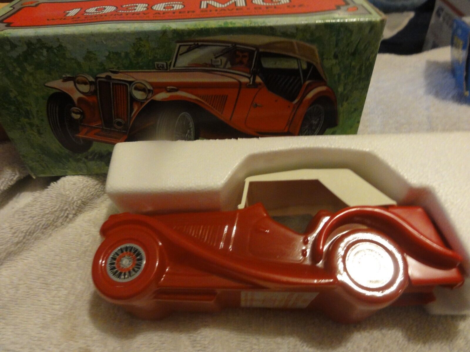Vintage AVON 1936 MG CAR Full 5oz Wild Country After Shave Decanter Bottle w/Box