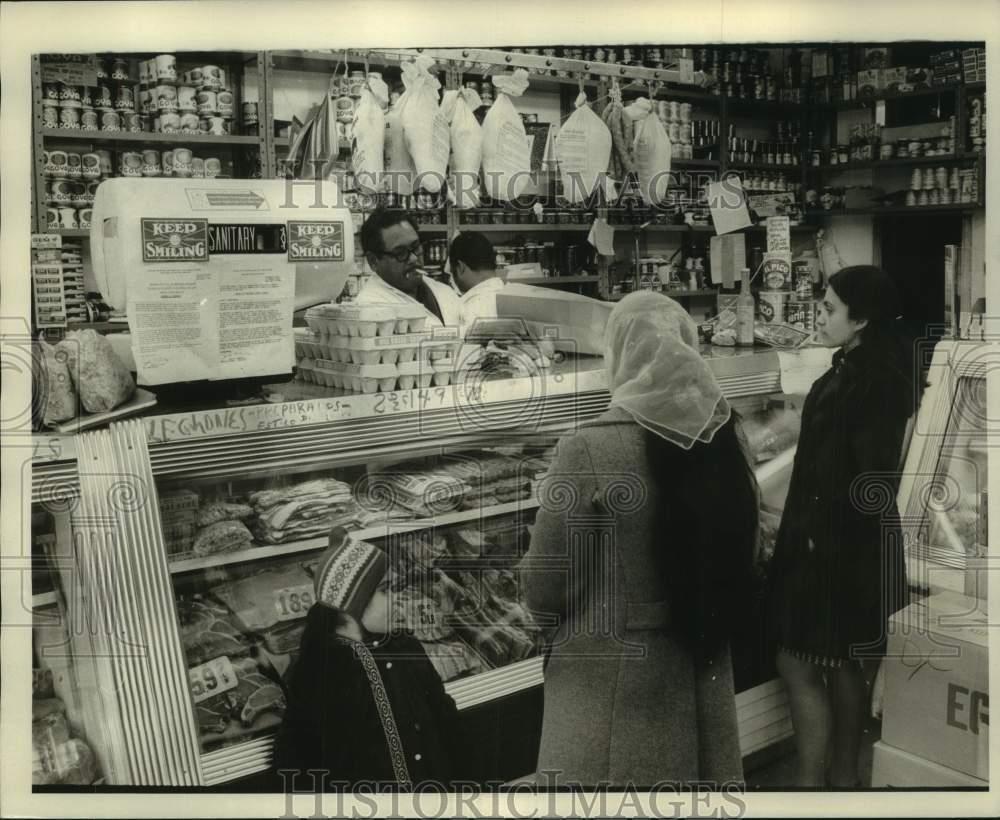 1973 Press Photo General interior shot of J&D Shop in the Bronx - lfx08502