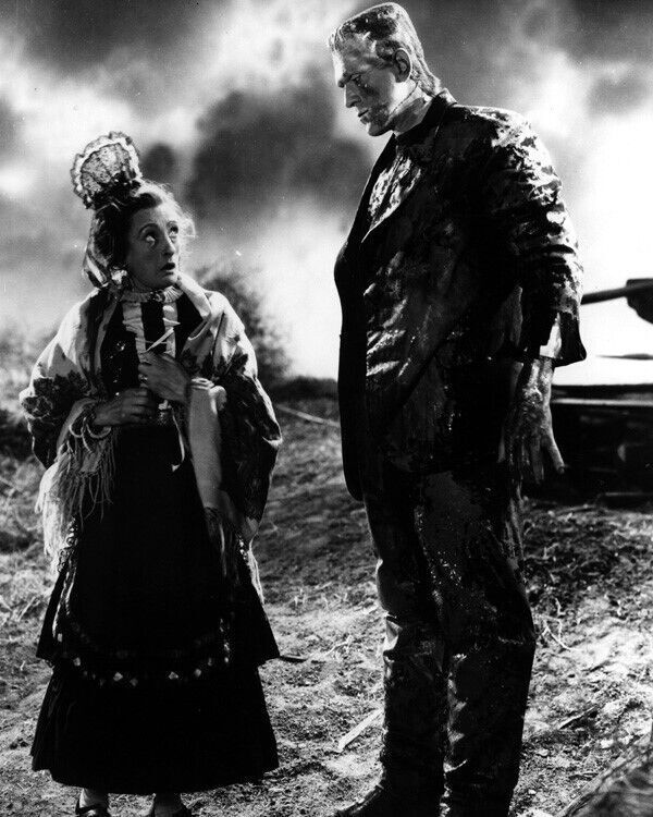 Bride of Frankenstein 1935 Una O\'Connor stands with Boris Karloff 24x36 poster