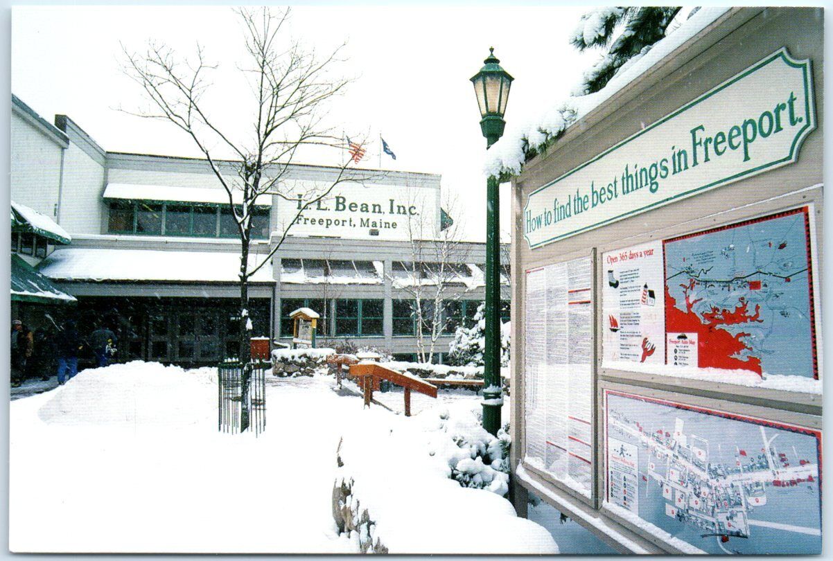 Postcard - L. L. Bean\'s Original Retail Store - Freeport, Maine