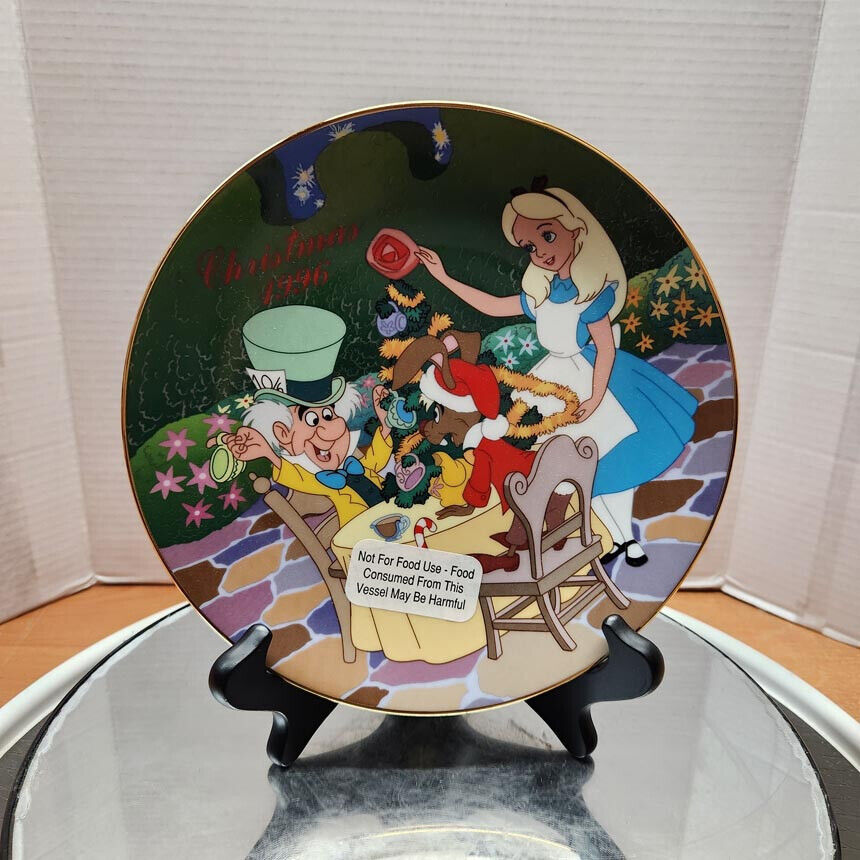 Disney Christmas 1996 Alice in Wonderland Collector Plate