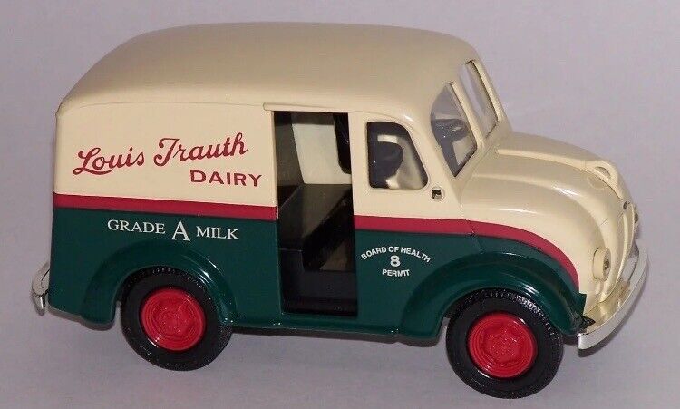 Ertl Collectible 50s Divco Delivery Truck Diecast Metal Louis Trauth Dairy Bank 