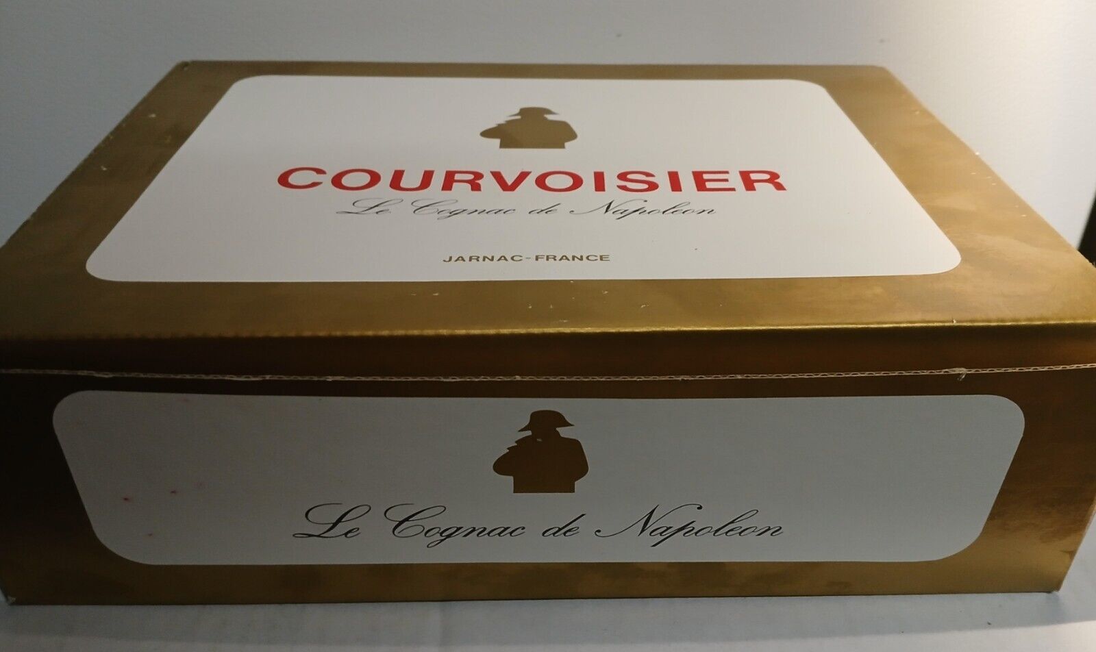 Courvoisier  Le Cognac de Napoleon Set Of 4 Gold Print Snifters In Box Md France