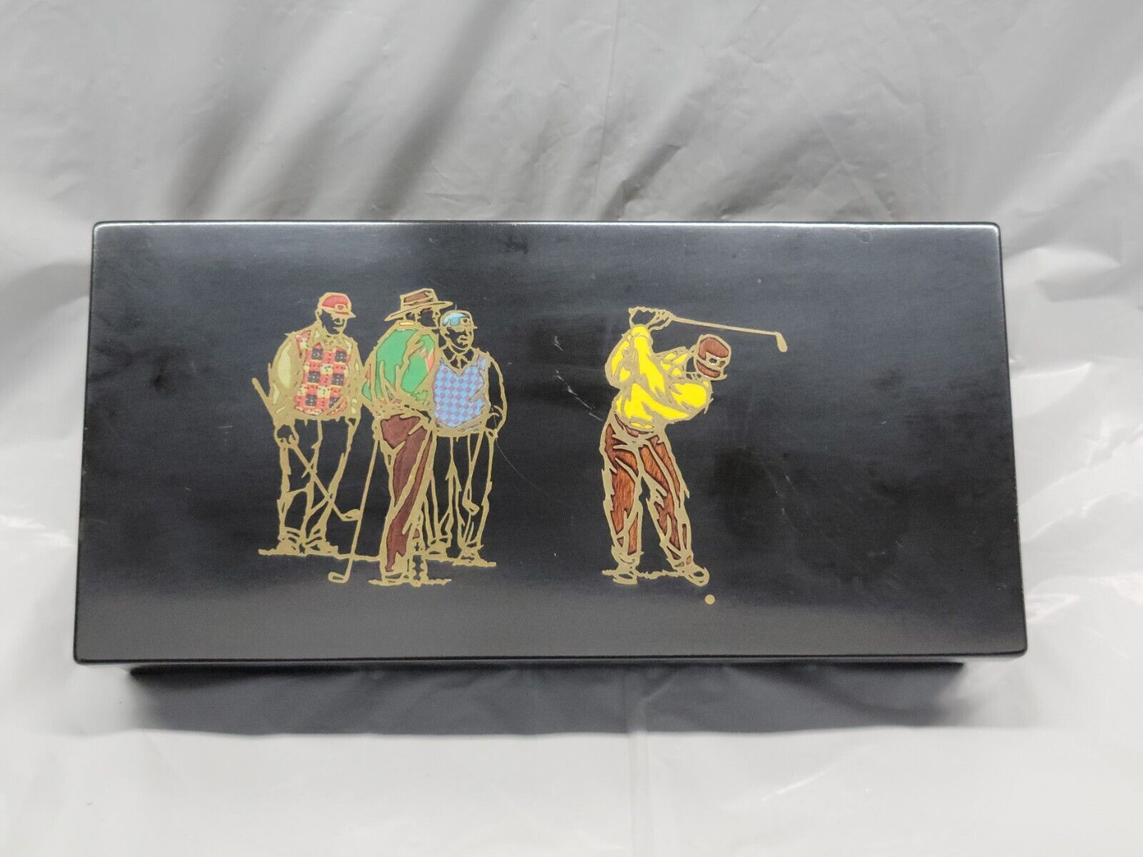 Vintage 1960s Couroc of Monterey hinged box with golfing scene / Golf #5456
